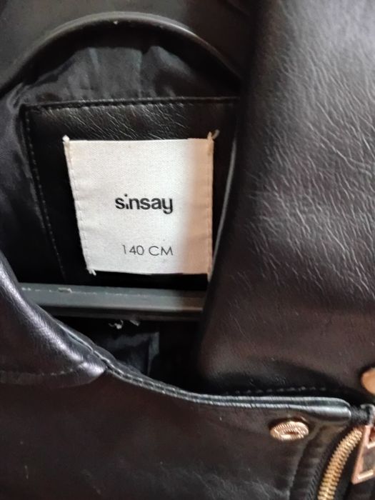 Продам куртки детские