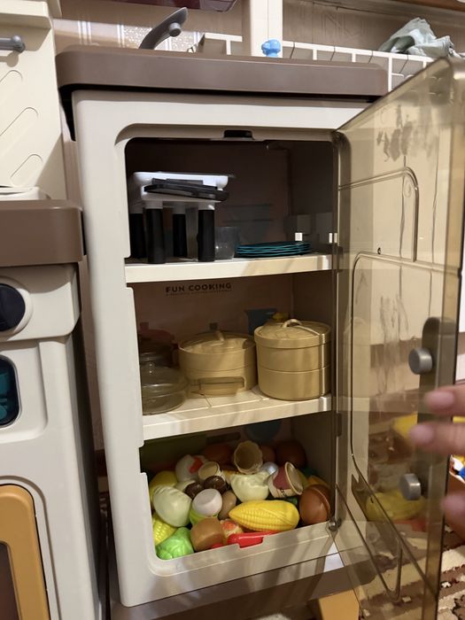 Продам игрушку кухню