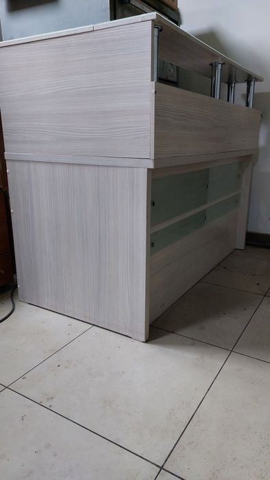 Стойка на рецепшн.