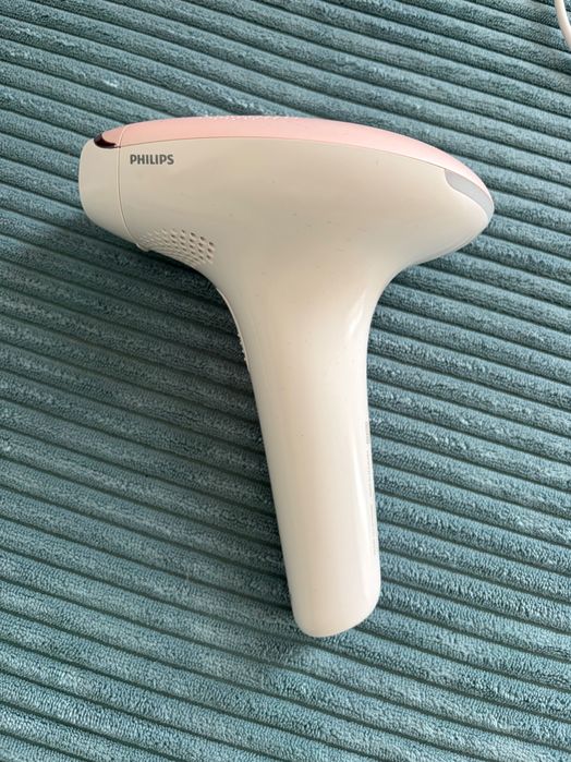 Фотоепилатор Philips Lumea