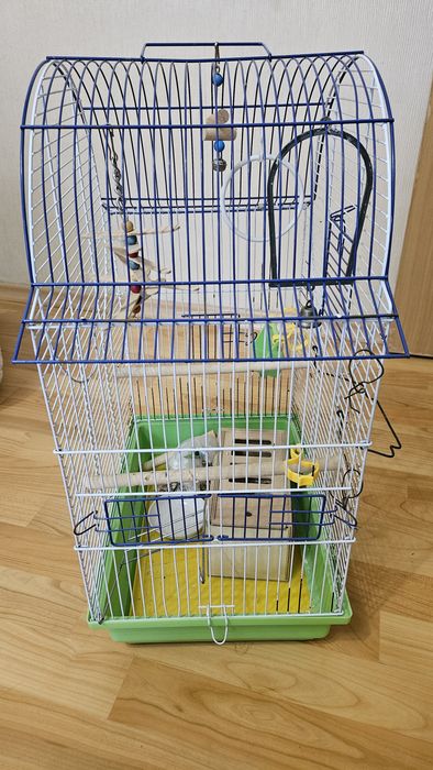Продам клетку для попугайчиков