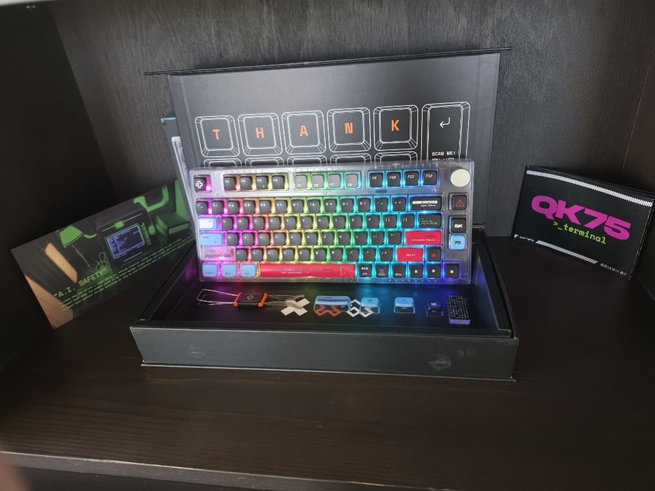 Vand tastatura qwertykey 75 terminal editie limitata