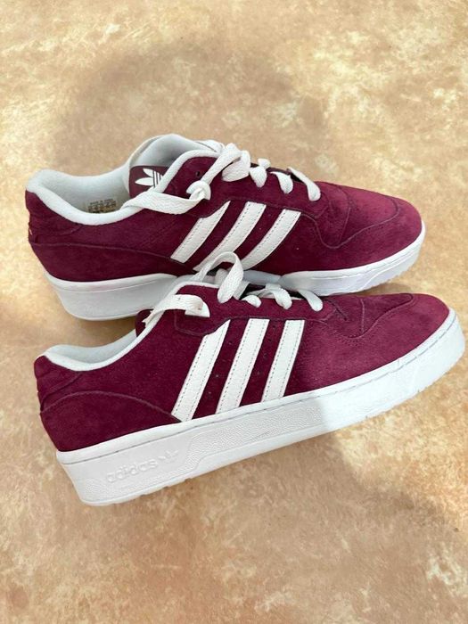 кроссовки адидас