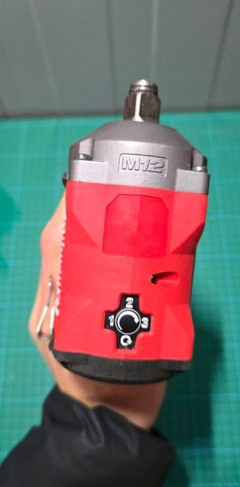 Акумулаторен гайковерт Milwaukee 339nm