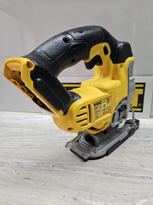 Dewalt Зеге DCS331 18V.