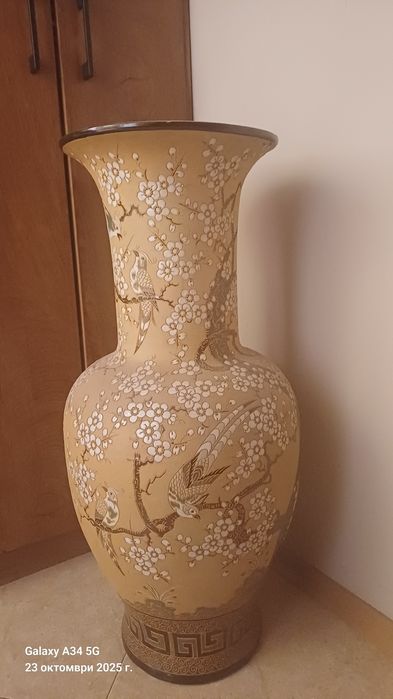 Голяма подова ваза