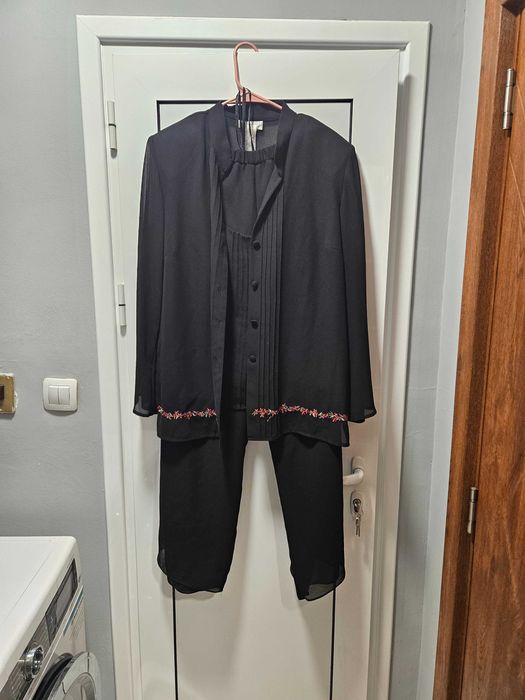 Дамски костюм от три части