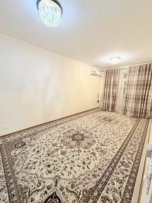 Продаётся 2-х  комнатная квартира Янгихаёт, Чоштепа