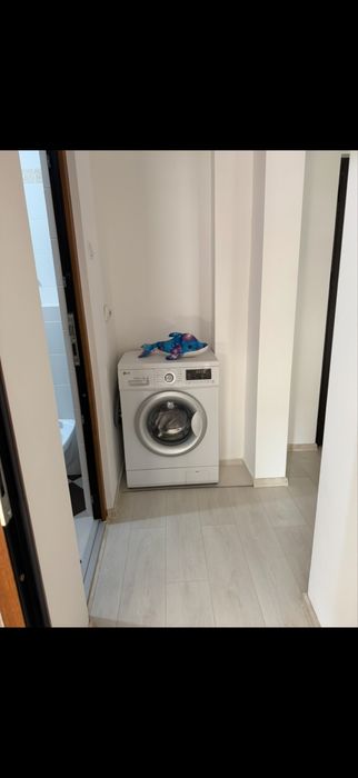 Proprietar ,inciriez apartament 2 camere  in zona centrala