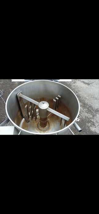 Продавам тунелна пещ за производство на хляб