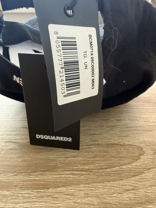 DSQUARED2 шапка нова