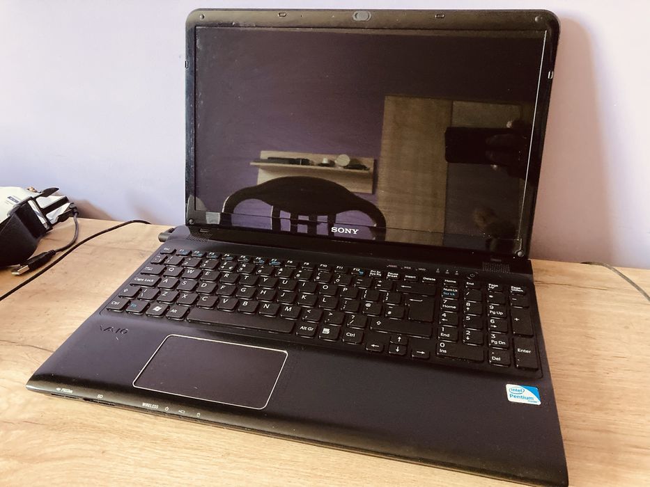 лаптоп Sony Vaio / реновиран/+ подарък 1 тб флашка!