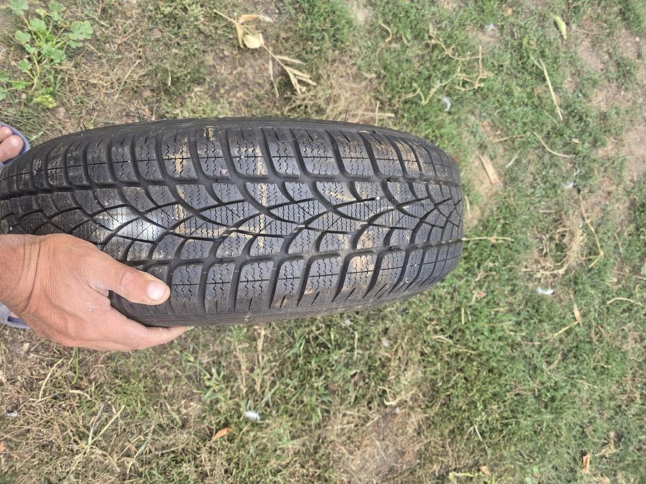 Jante pe 16 .2 cu cauciucuri de iarna și 2.m+s