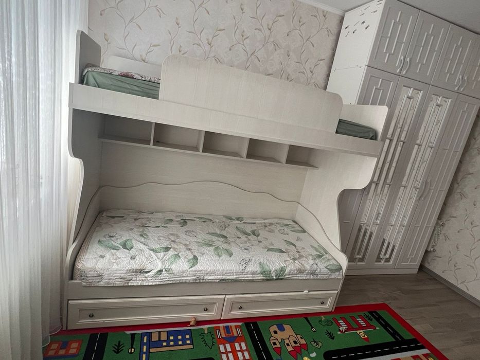Двухярусная кровать
