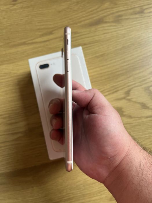 Много запазен iPhone 8 Plus 256GB Gold