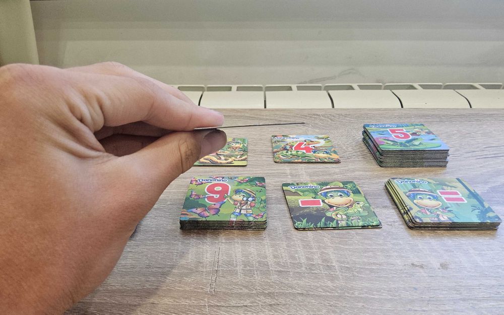 Играчки магнит данонино