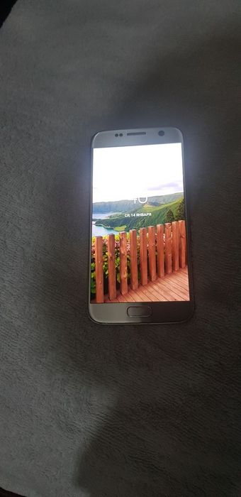 Samsung .S7. 64 gb. holati yaxshi.
