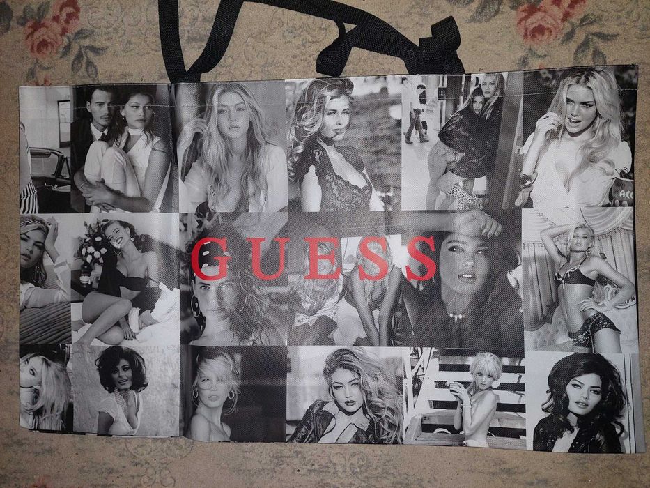 Sacosa mare Guess din plastic / geanta