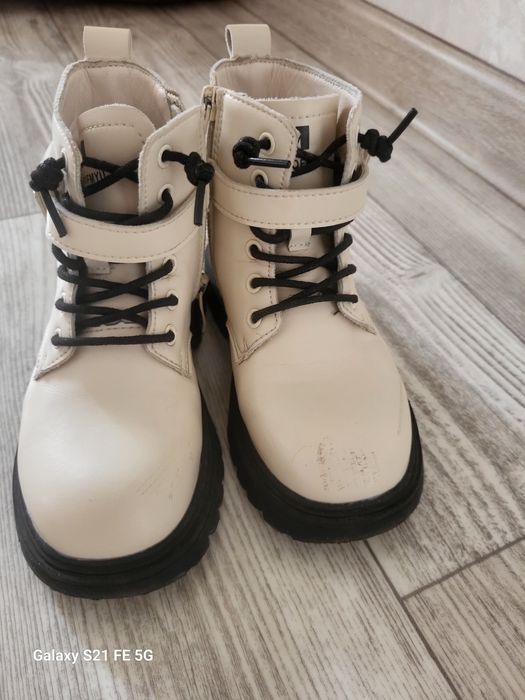 Продам детские ботиночки