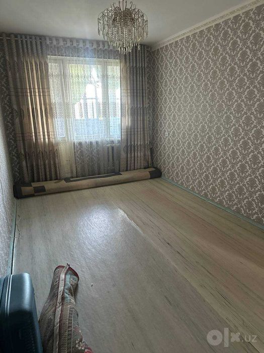 Продается 3-комн. квартира в центре Навои