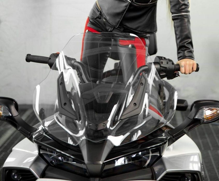 Pantaloni piele Noi