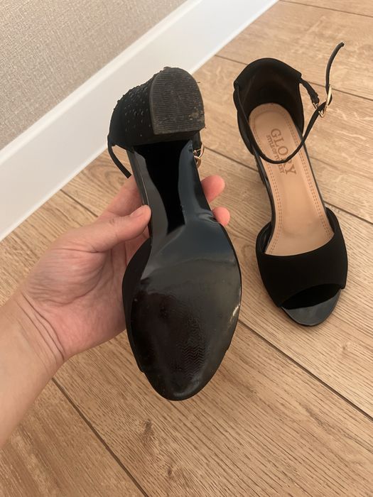 Продам  женские туфли