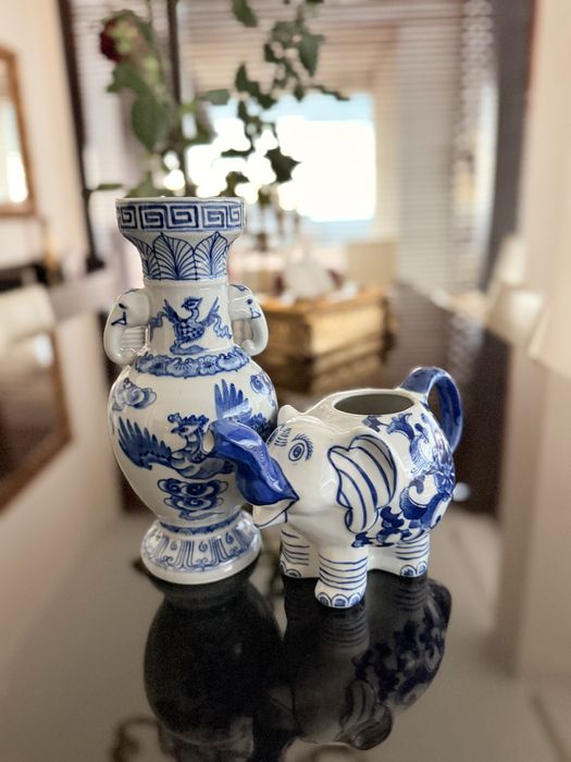 Два комплекта с вази