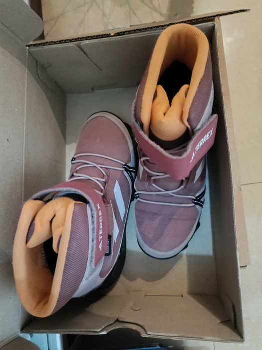 Ботуши Adidas за момиче, размер 36