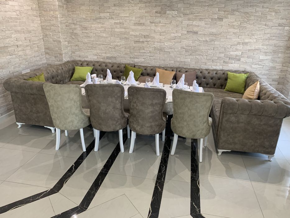 Уголки в гостинную. Честор уголок. диван в кафе. Диван