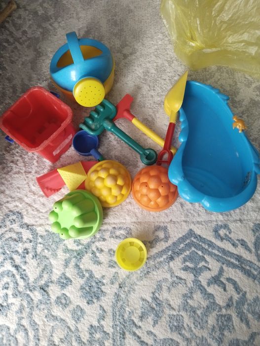 За все игрушки 1000тенге