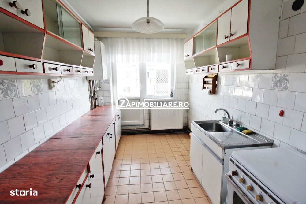 Dambu Pietros - Zona Ansamblul Muresul - 4 camere - 2 balcoane — fotografia 1