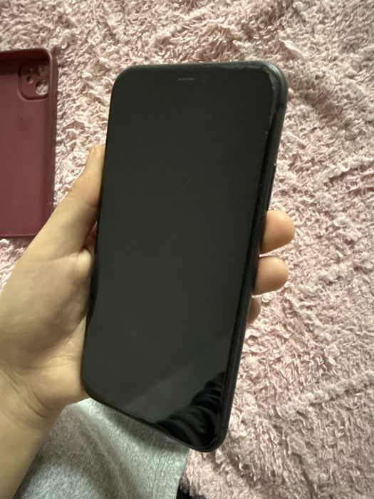 Айфон 11 64 гб .