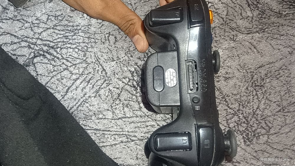 Продавам Xbox 360 slim