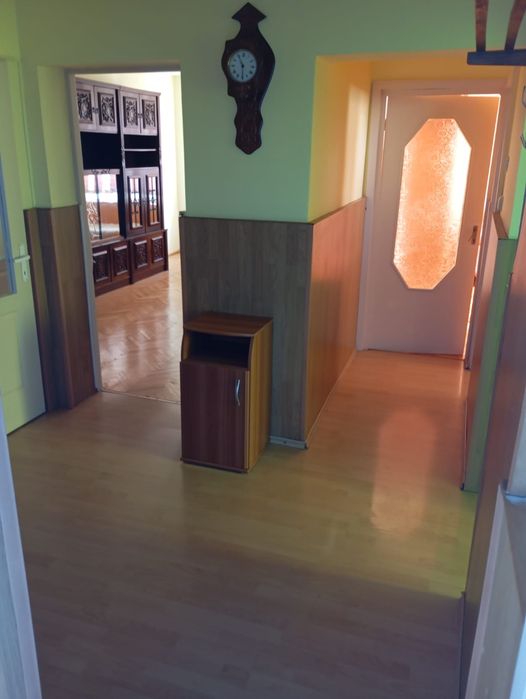 Închiriez apartament 3 camere