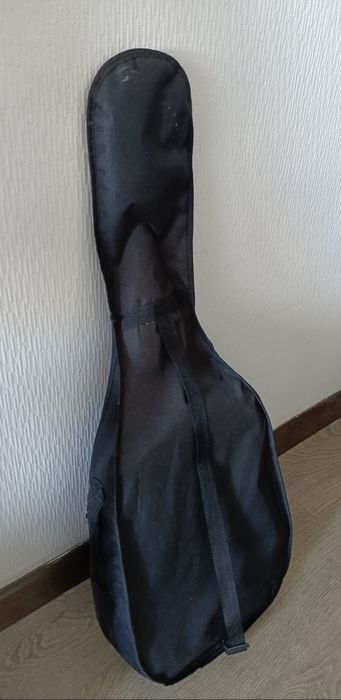 Продам гитару б/у