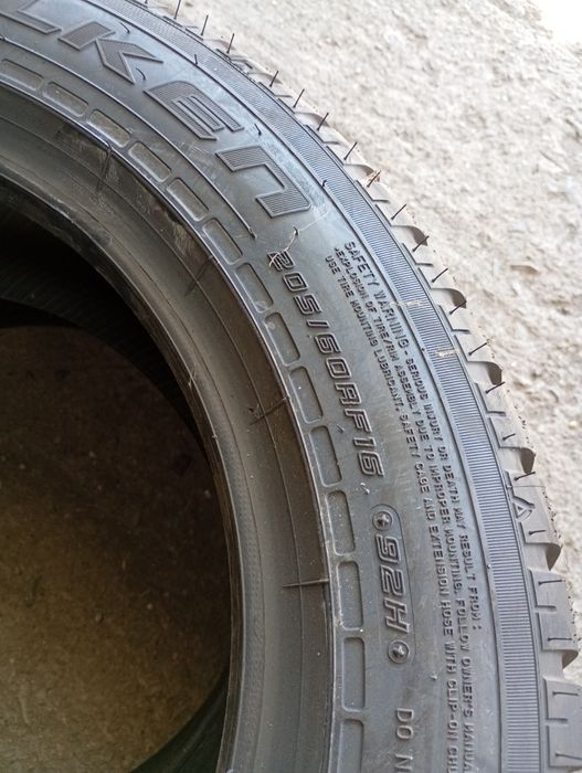 Нови 2бр.205/60/16 Falken HS449 dot2218