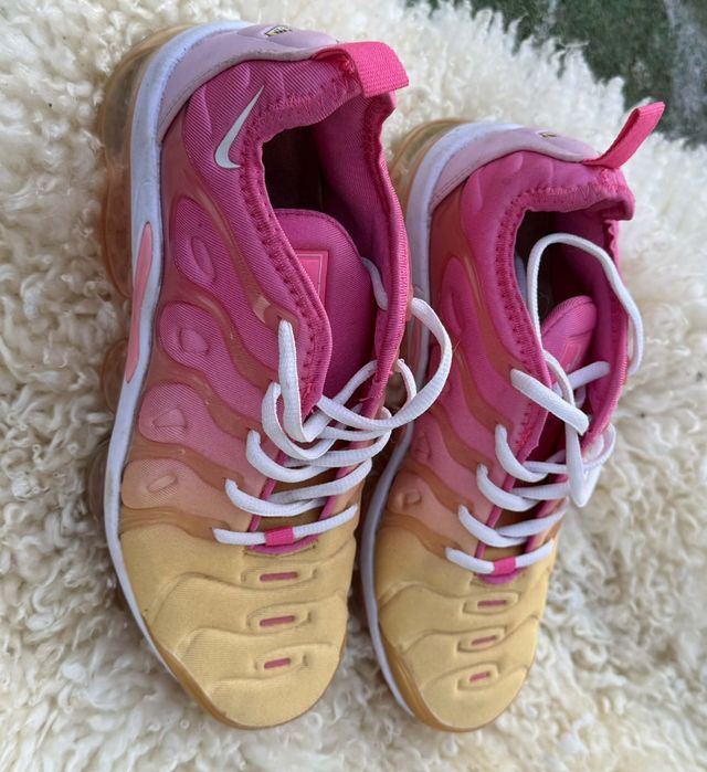 Nike Air Vapormax Plus pink оригинални дамски сникърси 38. Номер