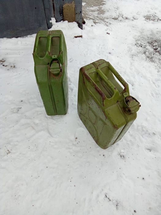 Продам канистра 20 литровая  советская