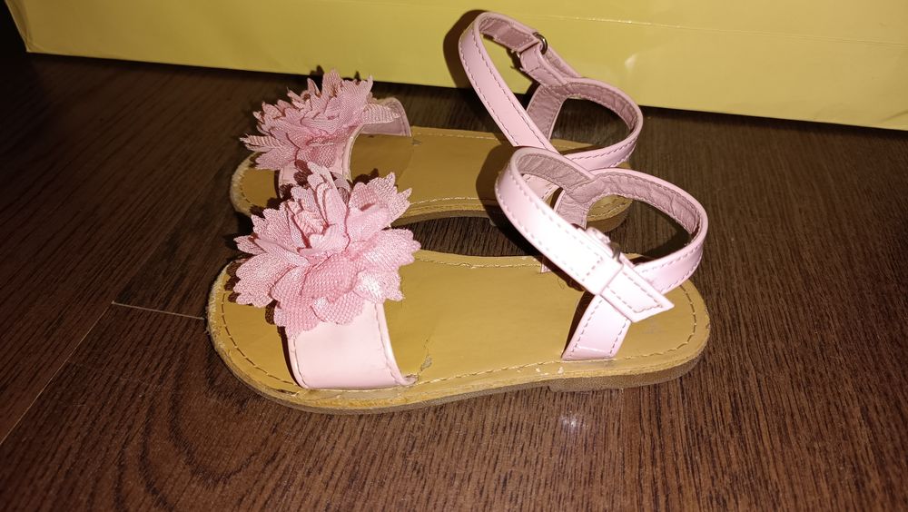 Босоножки для девочек