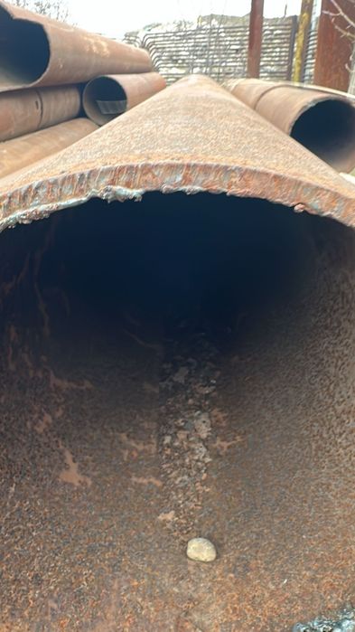 Țeavă metalică sub traversări 406×8