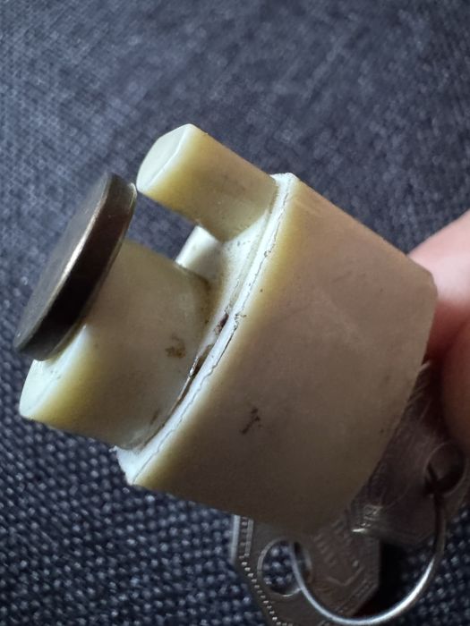 Катинар за телефон с шайба