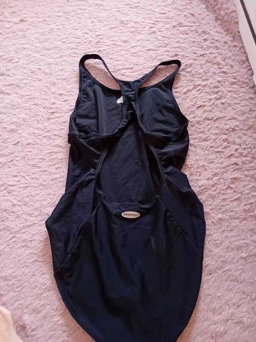 Чисто нов оригинален дамски бански Adidas