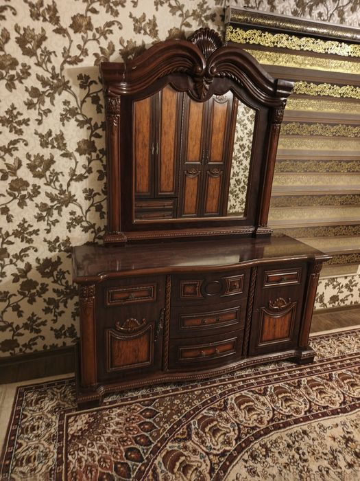 Dubayiski spalni garnitur sotiladi