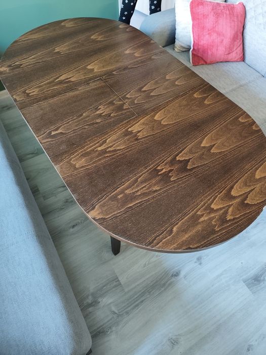 Продавам кухненска маса