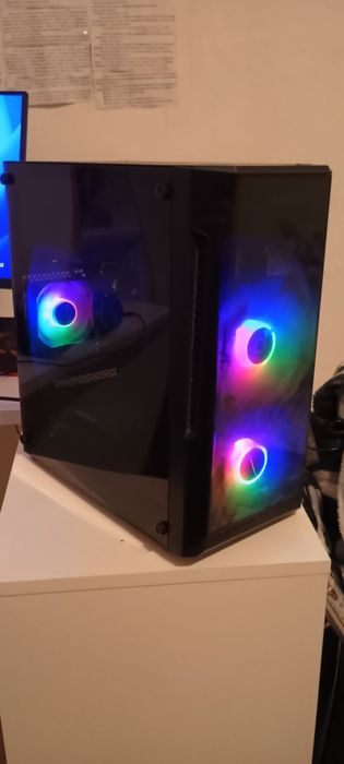 Unitate Gaming Aqyris I5 RX550