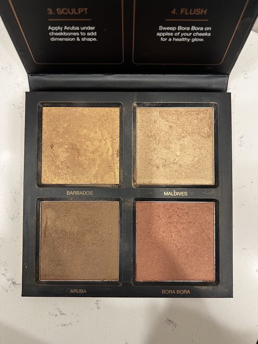 Huda Beauty 3D highlight palette