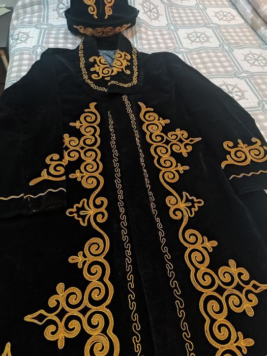 Шапан с головным убором