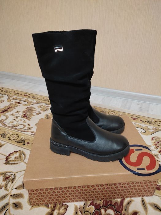 Продам сапоги зимние для девочки размер 37