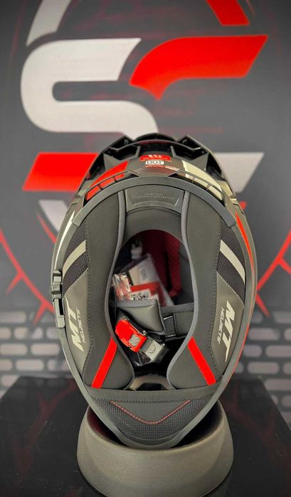 НОВА Каска MT Thunder 4 SV TREADS B5 MATT Grey/Red