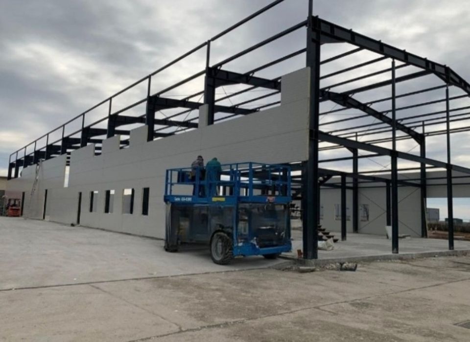 Montaj hale, panouri sandwich, structuri metalice, cuzineti hale